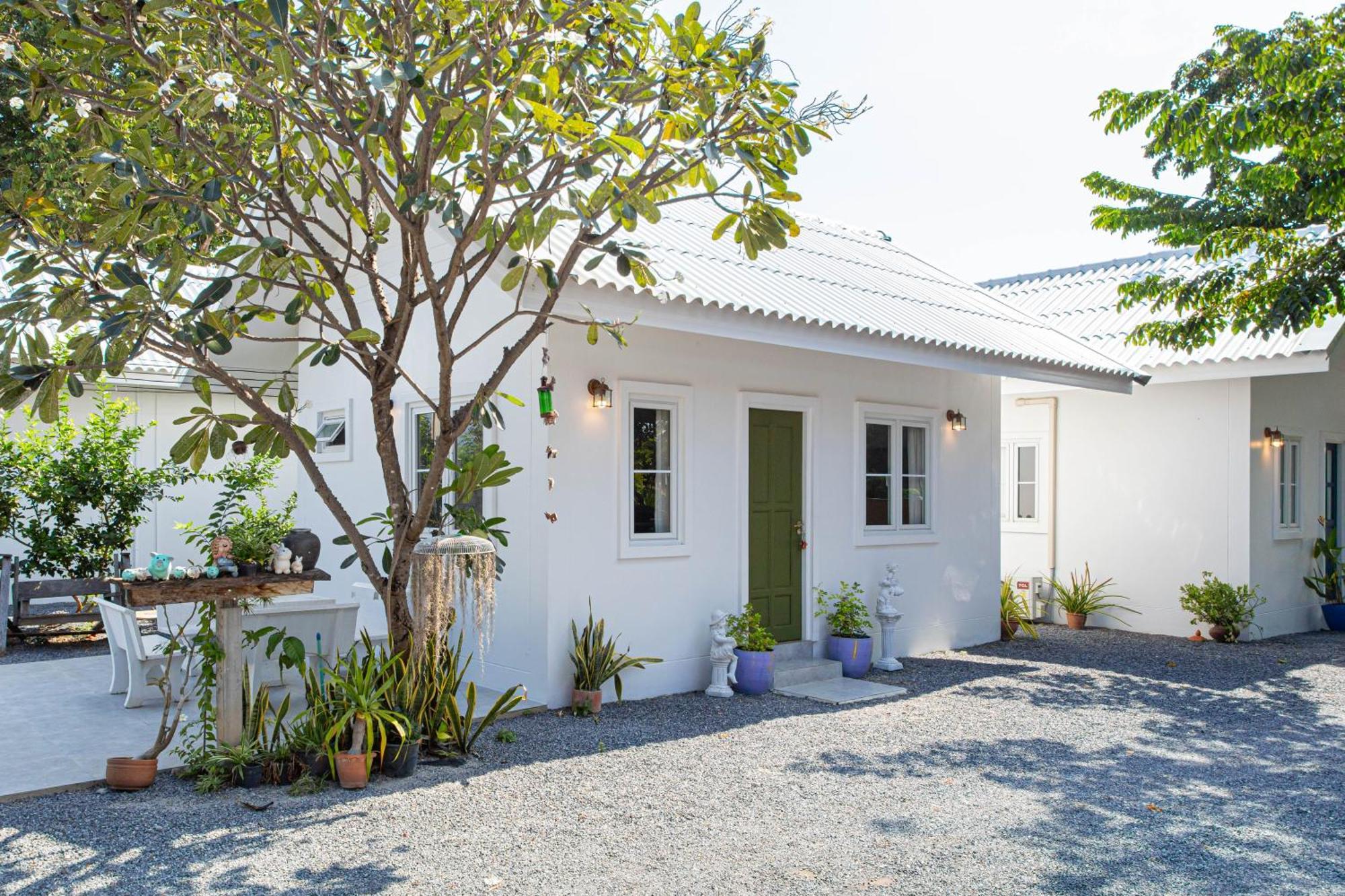 Vawa Guesthouse Kanchanaburi Exterior photo