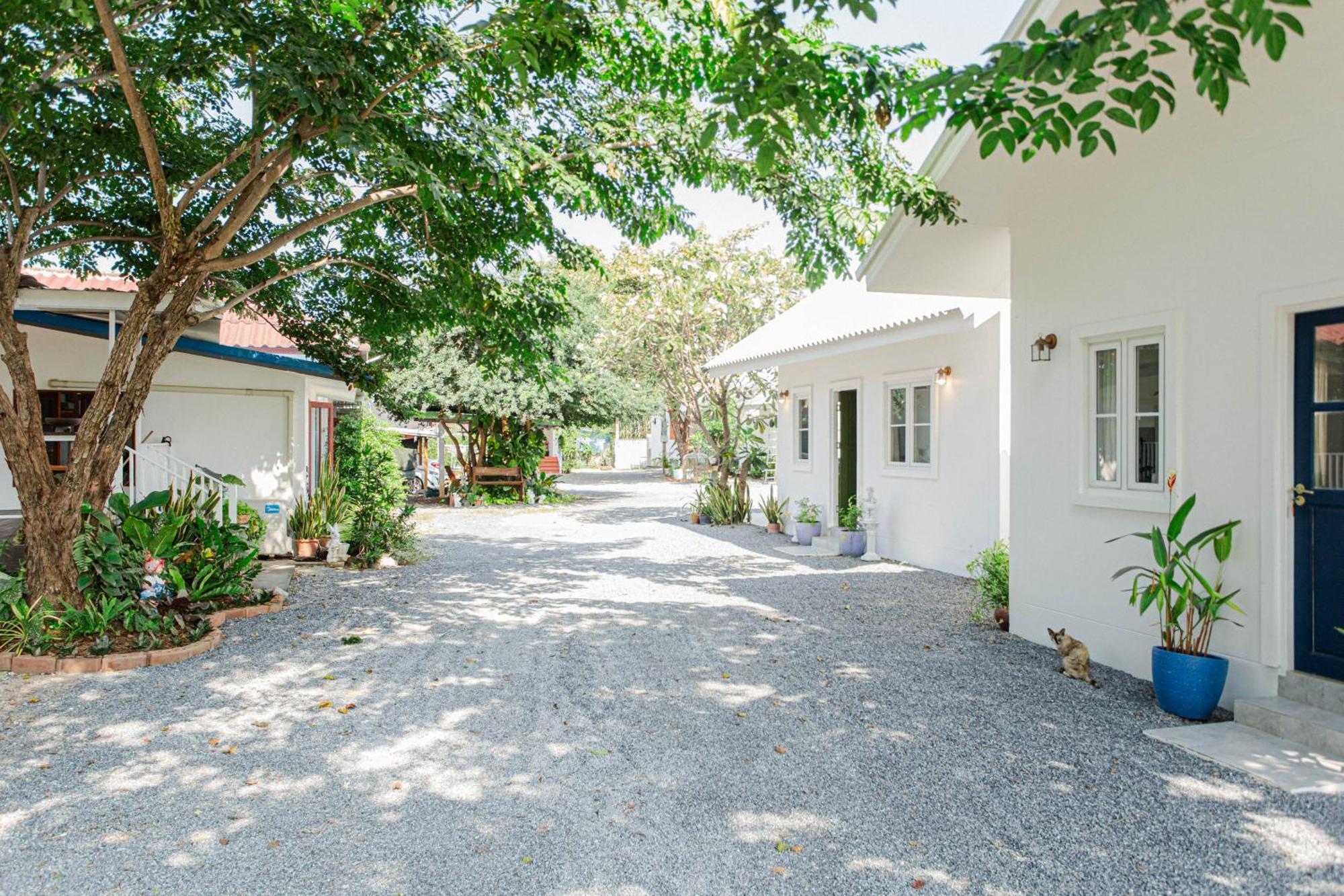 Vawa Guesthouse Kanchanaburi Exterior photo