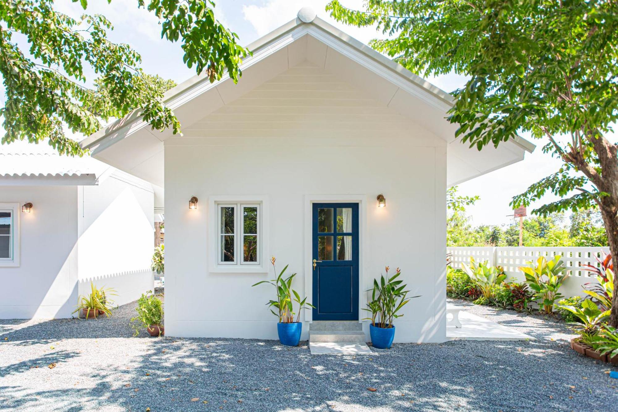 Vawa Guesthouse Kanchanaburi Exterior photo